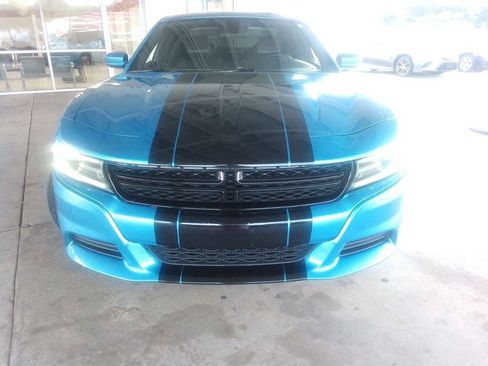 Used 2019 Dodge Charger SXT w/ Leather Interior Group RWD image 3