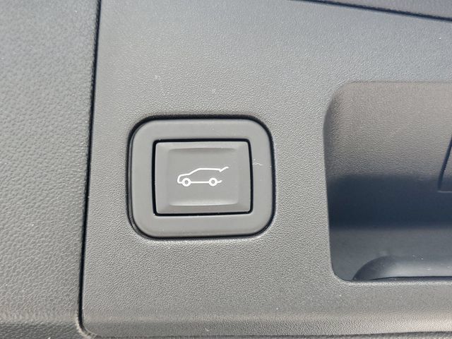 Certified 2023 Cadillac XT5 Premium Luxury w/ Technology Package FWD image 11