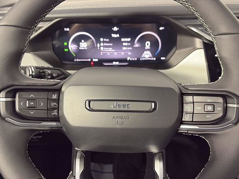 New 2026 Jeep Cherokee Laredo image 13