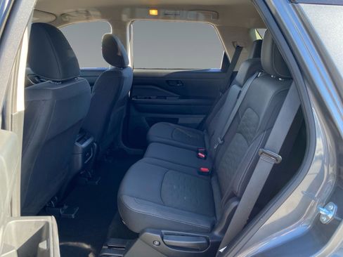 Used 2025 Nissan Pathfinder S w/ Cargo Package FWD image 13