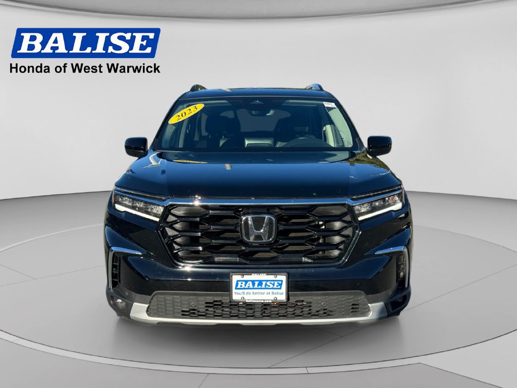 Used 2025 Honda Pilot Touring image 2