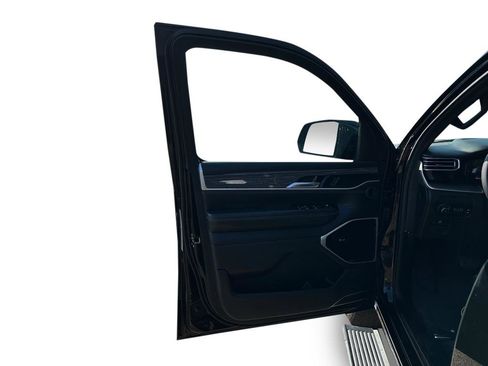 Used 2022 Jeep Wagoneer Series III w/ Premium Group I image 6