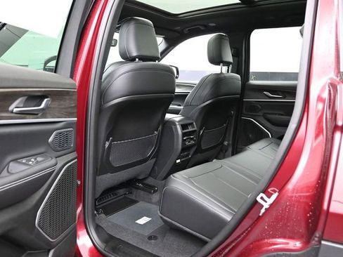 New 2026 Jeep Grand Cherokee Limited image 18