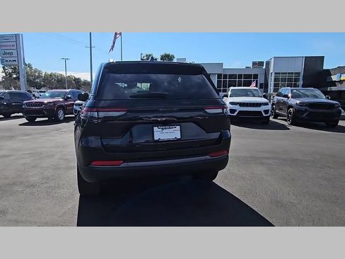 New 2026 Jeep Grand Cherokee Altitude RWD image 35