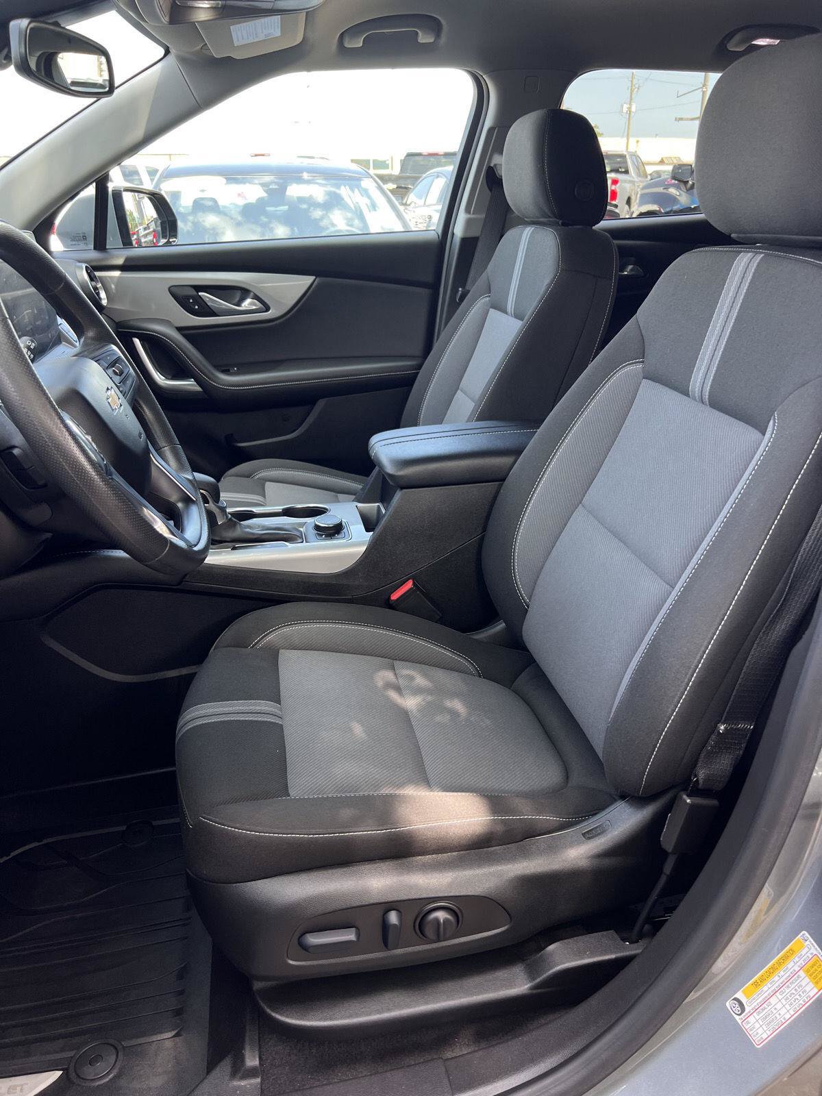 Used 2024 Chevrolet Blazer LT w/ Convenience Package FWD image 4