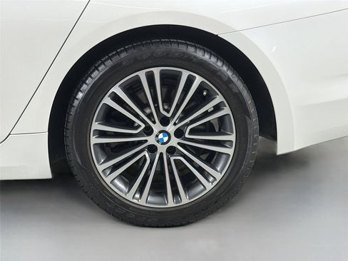 Used 2019 BMW 530i w/ Convenience Package RWD image 28