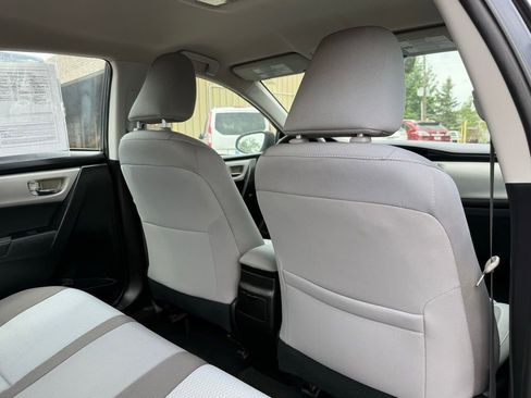 Used 2017 Toyota Corolla LE image 18