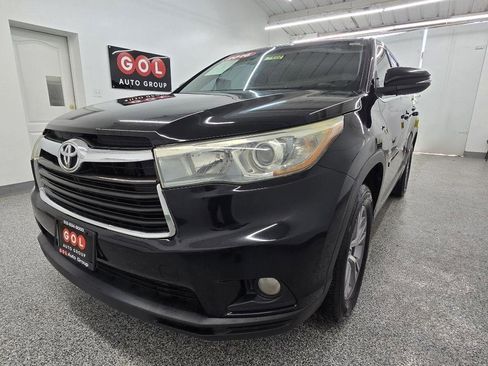 Used 2016 Toyota Highlander Plus FWD image 7
