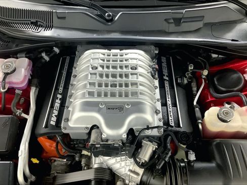 Used 2017 Dodge Challenger SRT Hellcat RWD image 32