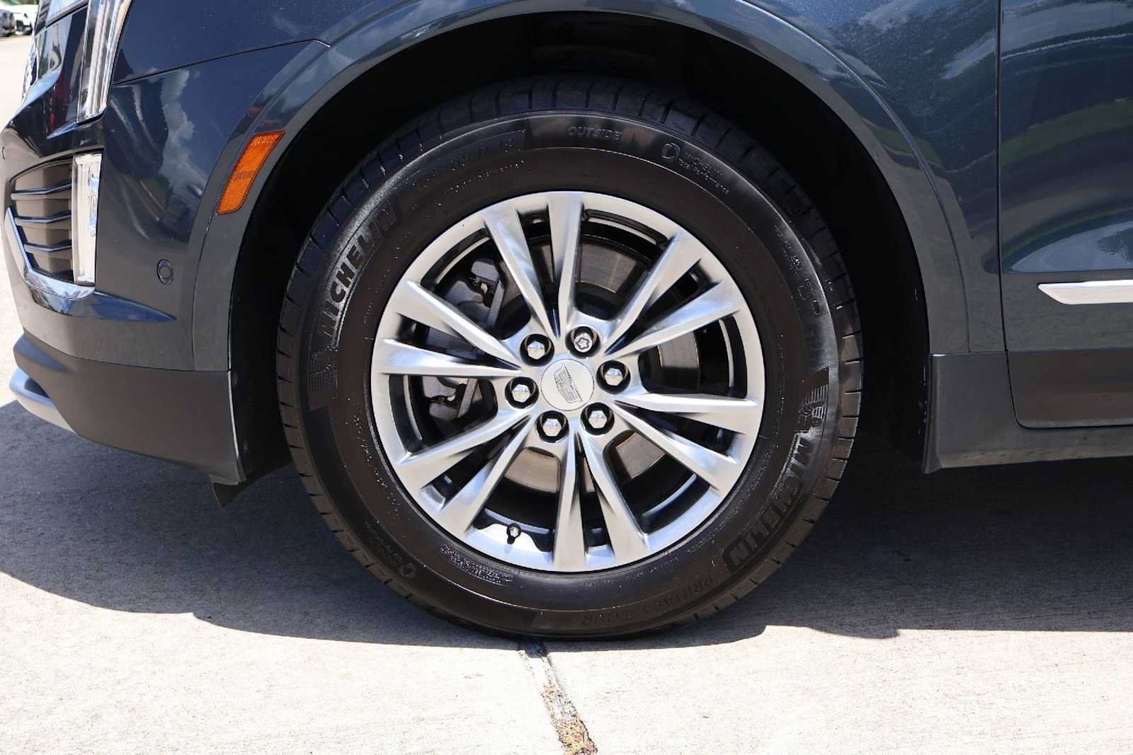 Used 2020 Cadillac XT5 Premium Luxury FWD image 8
