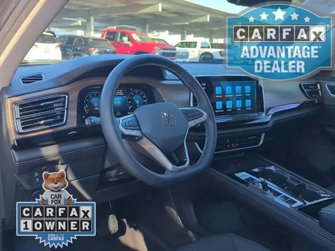 Used 2024 Volkswagen Atlas SE image 4