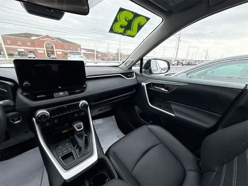Used 2023 Toyota RAV4 XLE Premium image 11