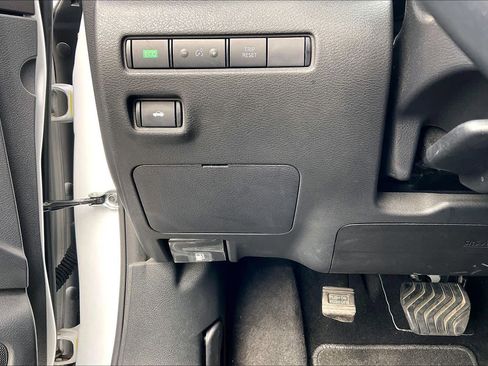 Used 2025 Nissan Sentra SV w/ All-Weather Package image 33