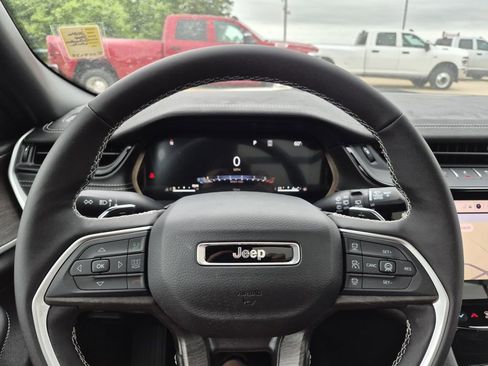 New 2026 Jeep Grand Cherokee Limited AWD/4WD image 19