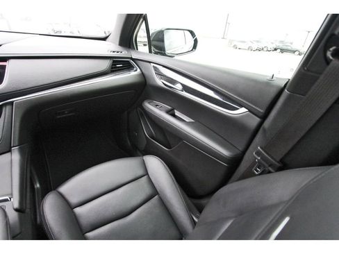 Used 2022 Cadillac XT5 Premium Luxury w/ Technology Package image 10