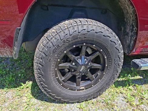 Used 2018 RAM 1500 Express AWD/4WD image 9