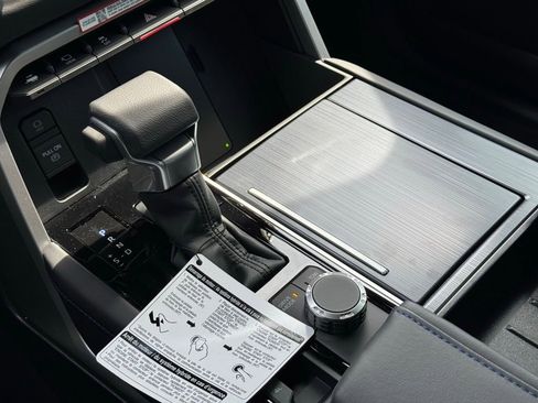 New 2025 Toyota Tundra Platinum AWD/4WD image 27