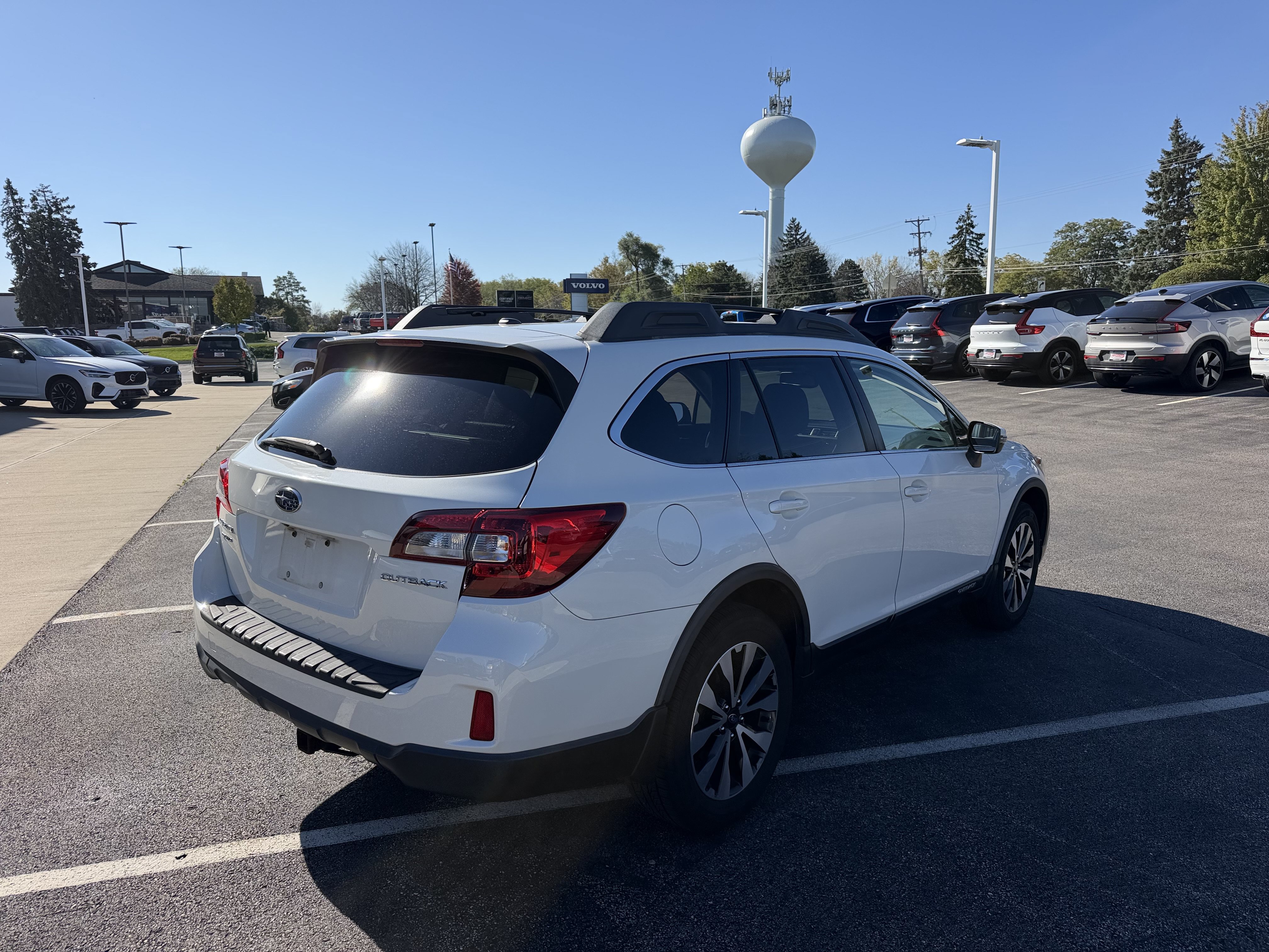 Used 2015 Subaru Outback 2.5i Limited AWD/4WD image 4