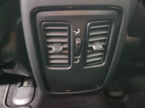 Used 2022 Dodge Durango GT image 18