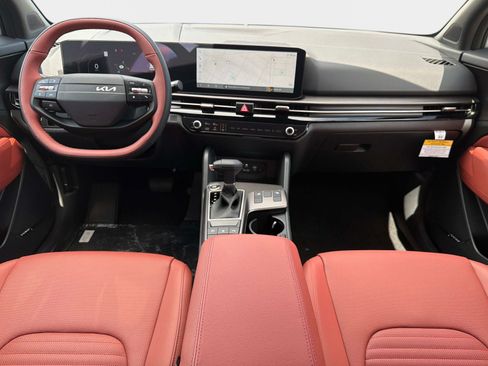 New 2026 Kia Sportage SX FWD image 12
