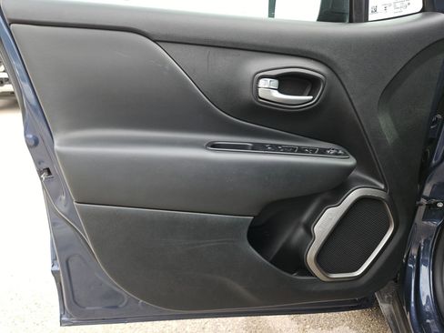 Certified 2023 Jeep Renegade Latitude image 11