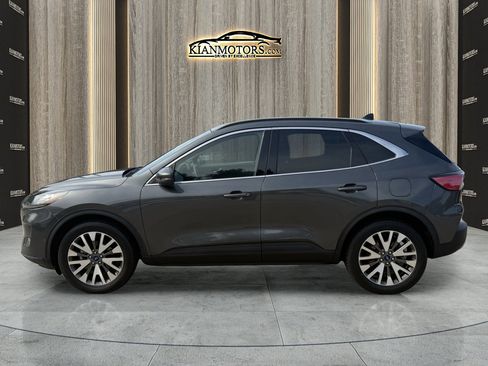 Used 2020 Ford Escape Titanium image 6