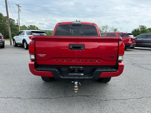 Used 2019 Toyota Tacoma TRD Sport w/ Technology Package RWD image 5