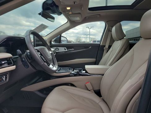 Certified 2023 Lincoln Nautilus Reserve w/ Equipment Group 202A image 16