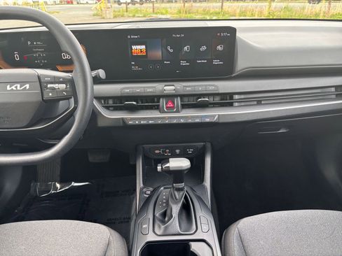 Used 2025 Kia K4 LXS FWD image 17