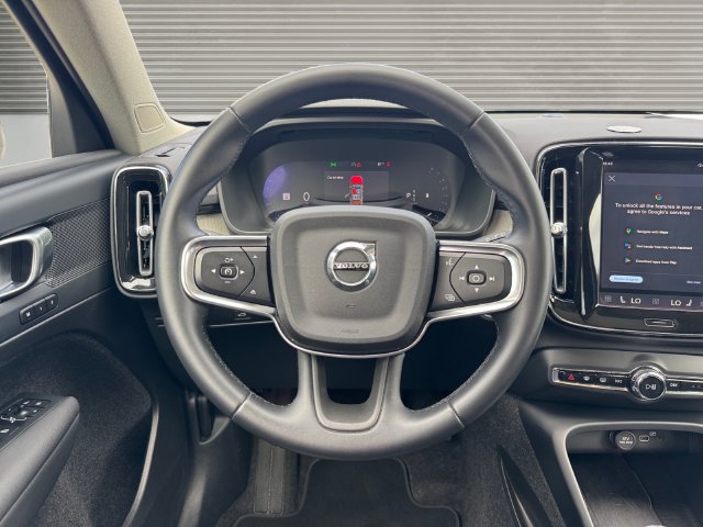 Used 2025 Volvo XC40 B5 Plus AWD/4WD image 13