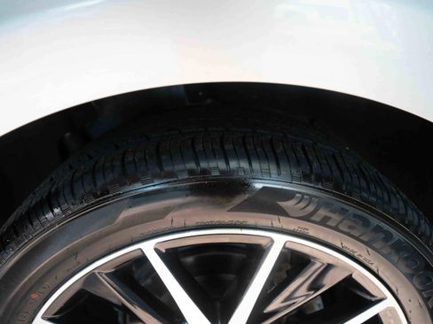 Used 2021 Toyota Camry SE image 29