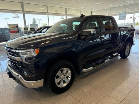 Used 2022 Chevrolet Silverado 1500 LT w/ Protection Package AWD/4WD image 8