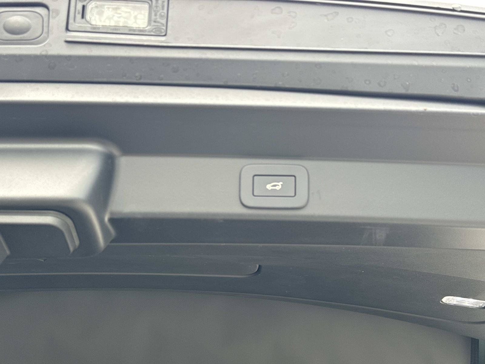 New 2026 Land Rover Range Rover Sport SE AWD/4WD image 12