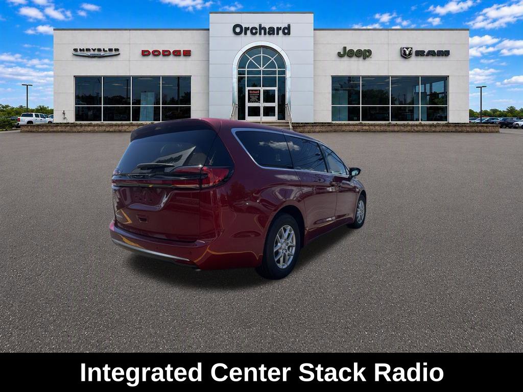 New 2027 Chrysler Pacifica Select FWD image 3