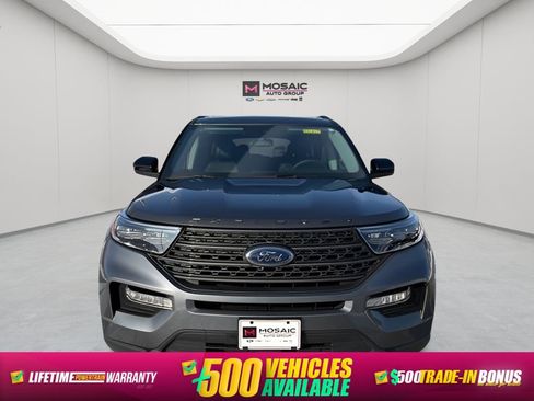 Used 2023 Ford Explorer XLT w/ Equipment Group 202A image 2