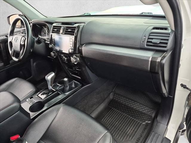 Used 2022 Toyota 4Runner TRD Off-Road Premium AWD/4WD image 20