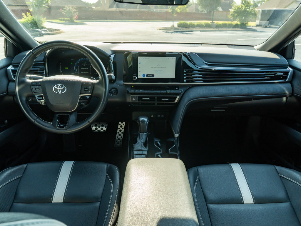 Used 2025 Toyota Camry SE FWD image 21