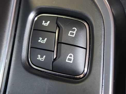 Used 2025 Ford F150 Platinum image 34