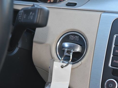 Used 2012 Volkswagen CC Lux Limited image 51