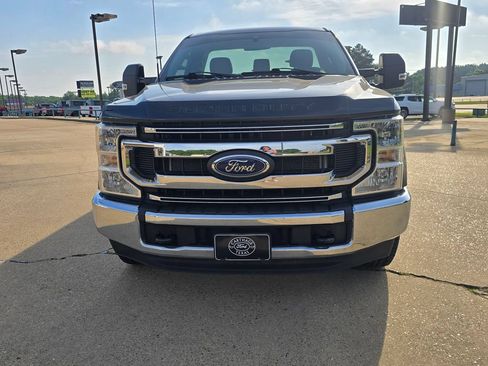 Used 2022 Ford F250 XLT w/ Camper Package RWD image 6