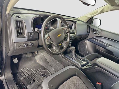 Used 2021 Chevrolet Colorado Z71 w/ Safety Package AWD/4WD image 3