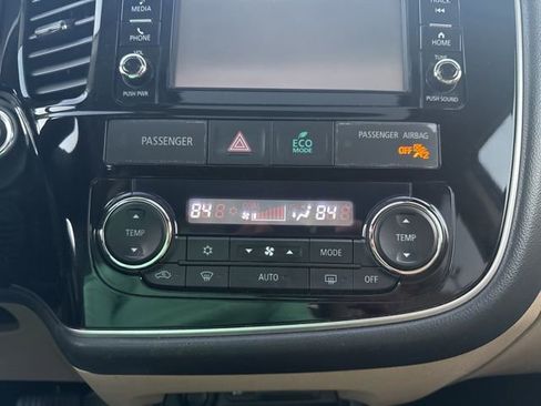 Used 2016 Mitsubishi Outlander SEL image 26