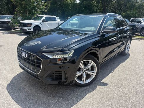 Used 2023 Audi Q8 Premium w/ Convenience Package AWD/4WD image 2