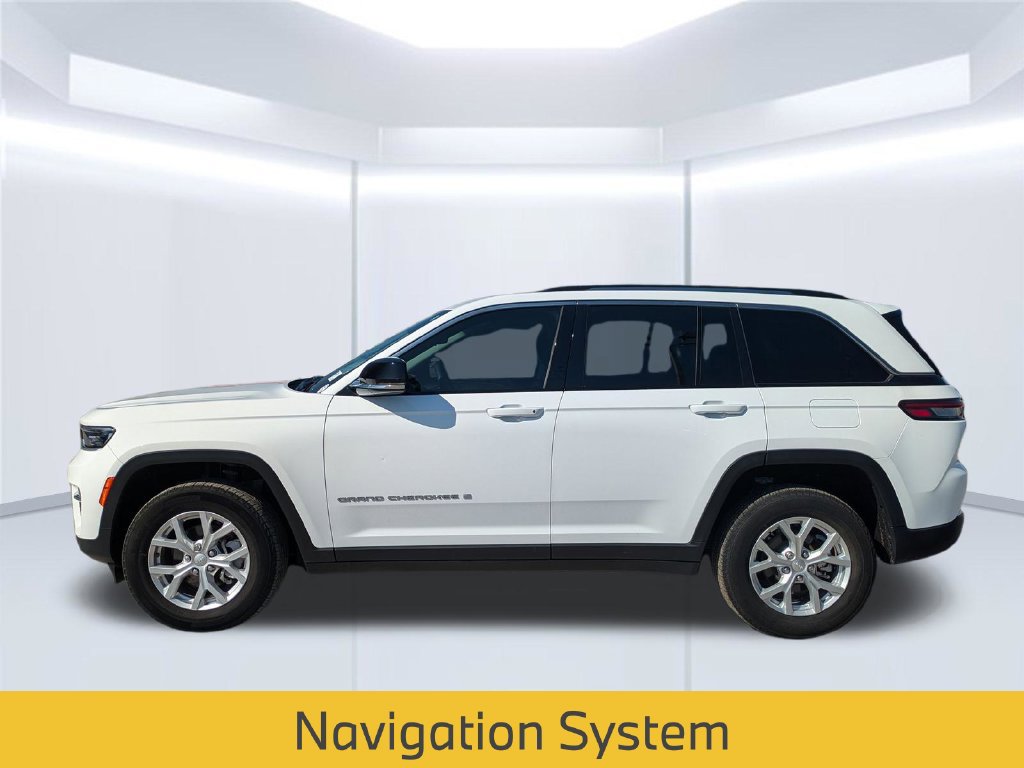 Used 2023 Jeep Grand Cherokee Limited RWD image 2