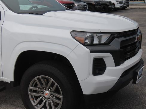 Used 2024 Chevrolet Colorado LT w/ LT Convenience Package RWD image 6