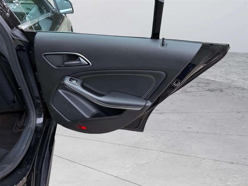 Used 2018 Mercedes-Benz CLA 250 4MATIC image 24