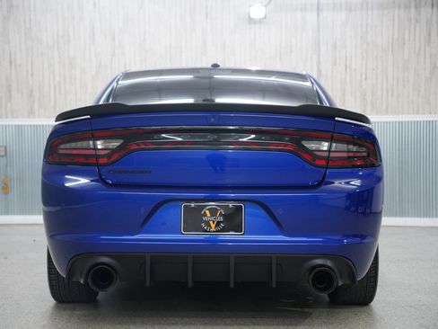 Used 2020 Dodge Charger SXT w/ Blacktop Package image 9