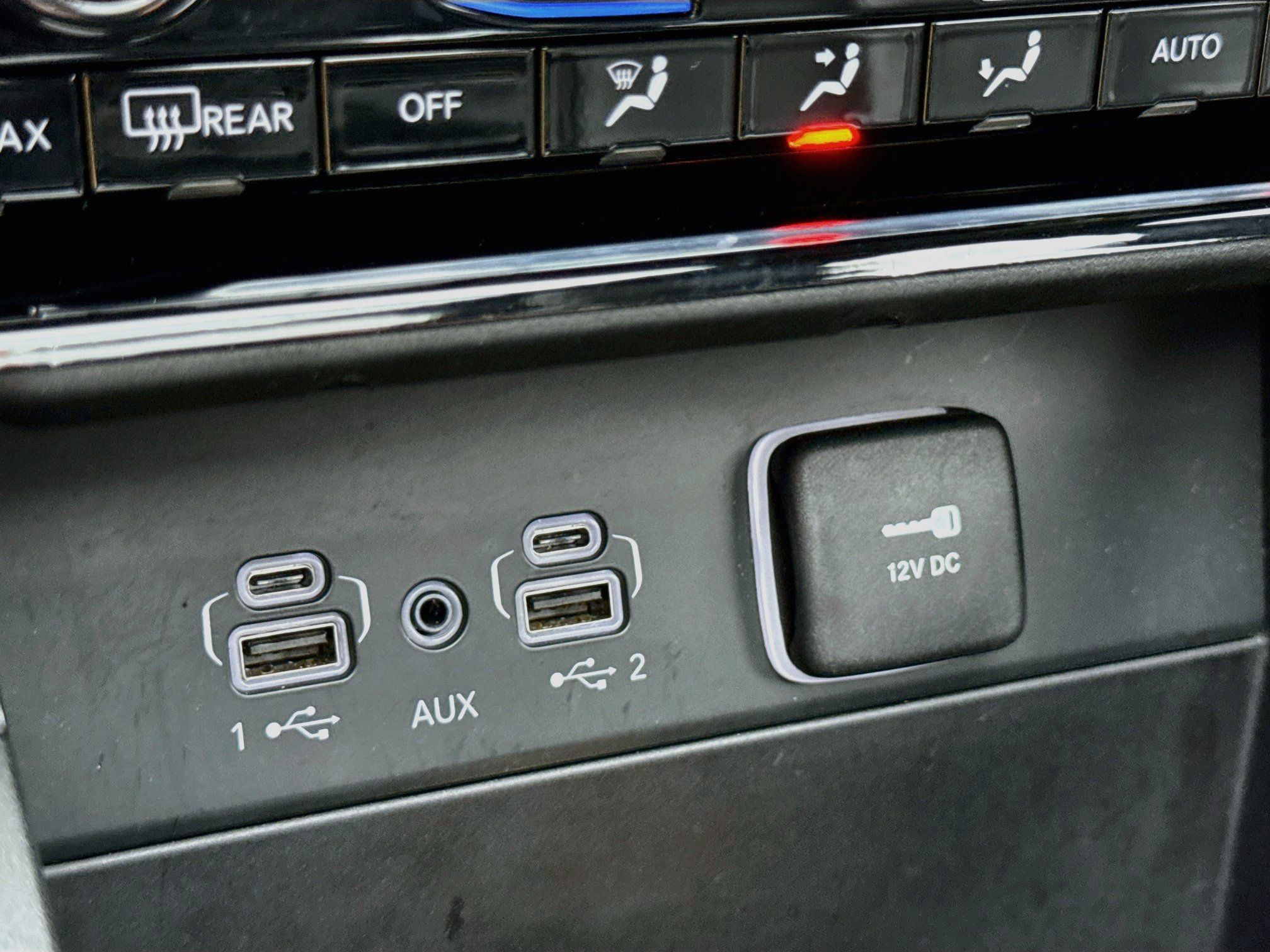 Used 2023 Jeep Grand Cherokee Overland AWD/4WD image 19