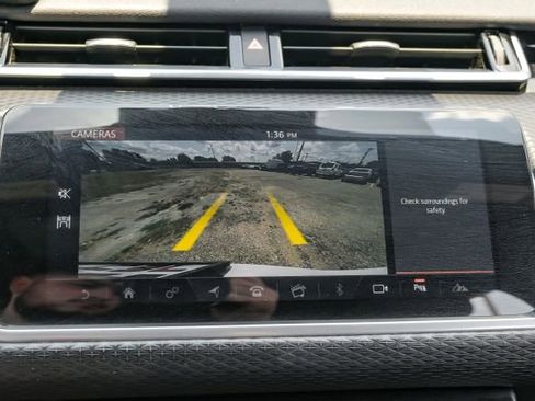 Used 2018 Land Rover Range Rover Velar R-Dynamic SE image 23