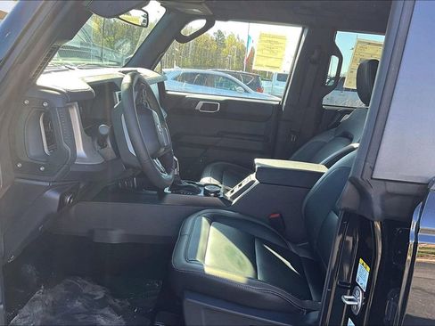 New 2026 Ford Bronco Outer Banks image 9